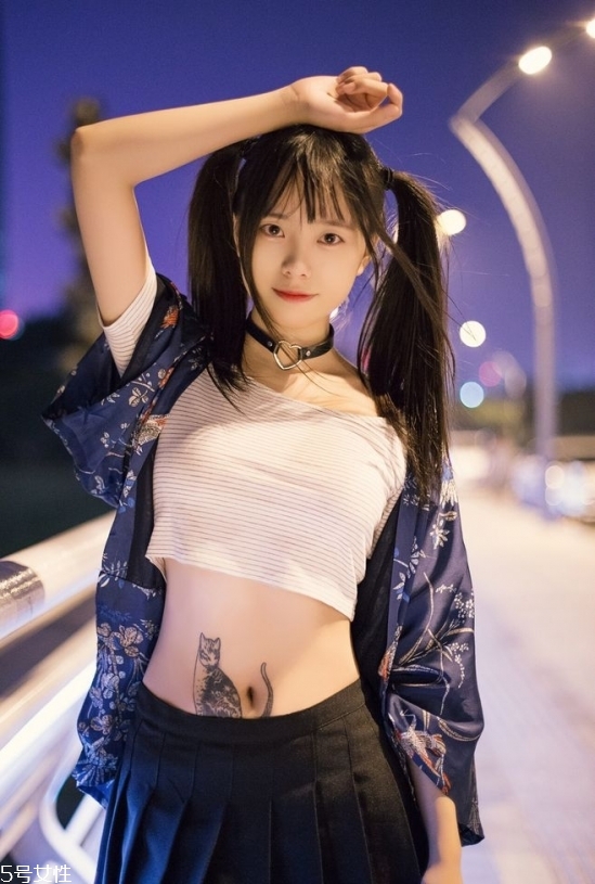 2018冬天流行什么發(fā)色？簡(jiǎn)單漂亮的披肩發(fā)