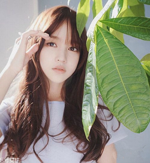 空氣劉海往上翹怎么辦？好前衛(wèi)的空氣劉海