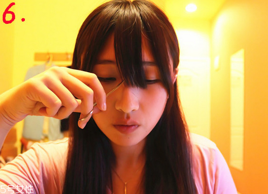 空氣劉海往上翹怎么辦？好前衛(wèi)的空氣劉海