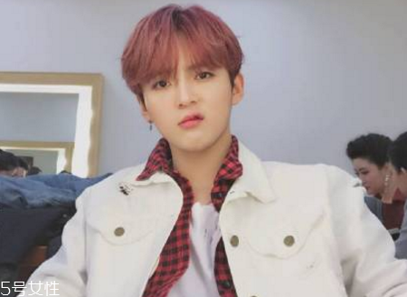 男生頭發(fā)稀疏適合什么發(fā)型？圓形劉海很好看