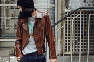 棕色皮衣怎么搭配？玩轉(zhuǎn)復(fù)古潮流風(fēng)