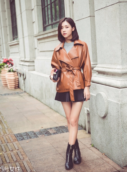 棕色皮衣怎么搭配？玩轉(zhuǎn)復(fù)古潮流風(fēng)