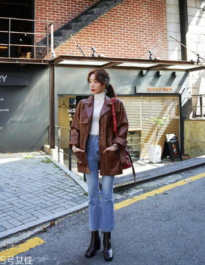 棕色皮衣怎么搭配？玩轉(zhuǎn)復(fù)古潮流風(fēng)