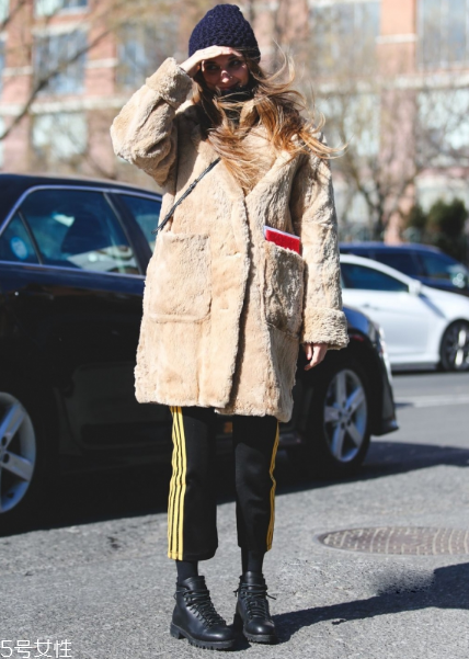 校服褲搭配什么鞋子？不同鞋子不同風(fēng)格