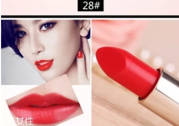 嬌蘭冰冰紅試色 嬌蘭鏡面口紅28vs嬌蘭25 嬌蘭冰冰紅試色 嬌蘭鏡面口紅28vs嬌蘭25