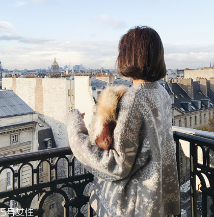 毛衣勾線(xiàn)修補(bǔ)多少錢(qián)？取決于毛衣破損程度