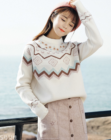 毛衣扎脖子怎么辦？三招讓你舒適過(guò)冬