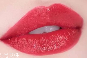 唇部干燥是什么引起的？天生皮薄易脫水