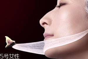 面膜為什么不能立著放？精華分布不勻