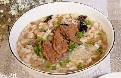 羊肉泡饃怎么吃 吃泡饃有講究 羊肉泡饃怎么吃 吃泡饃有講究