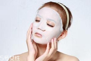 敷完面膜不能化妝嗎？立即化妝傷害大