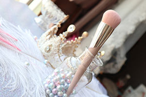 腮紅刷可以當(dāng)修容刷嗎？