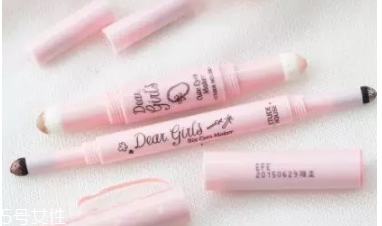 臥蠶和眼袋的區(qū)別是什么？臥蠶是肌肉眼袋是肥肉