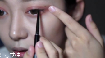 微醺桃花妝怎么化妝？簡單步驟滿足爆棚少女心