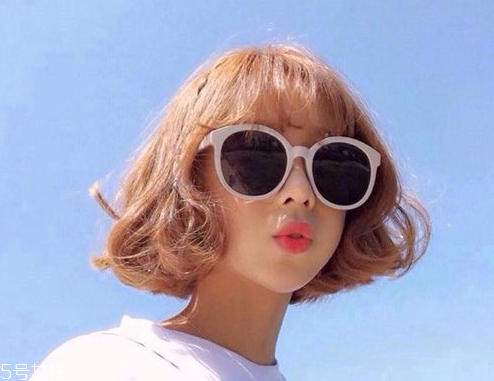 矮個(gè)子女生什么發(fā)型顯高？換個(gè)發(fā)型瞬間百變