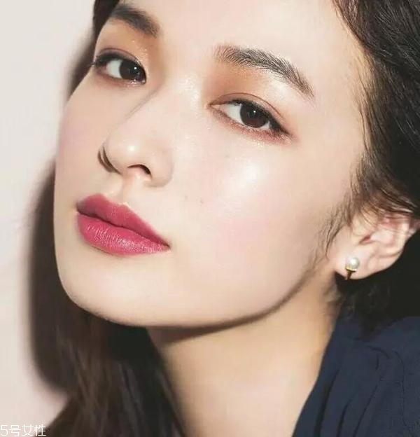日常色口紅哪個牌子好？m字唇更好看