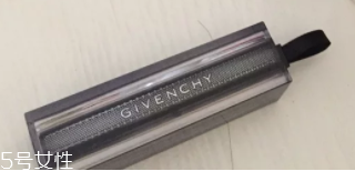 紀(jì)梵希禁忌之吻14號(hào)適合黃皮嗎？黃皮慎購(gòu)