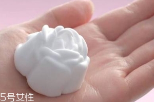 泡沫洗面奶可以帶上飛機(jī)嗎？可以帶上飛機(jī)但有容積限制