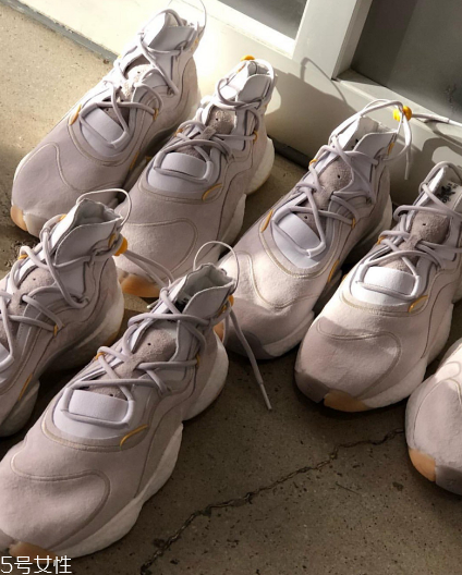 bristol studio與adidas crazy byw聯(lián)名款在哪買_多少錢？