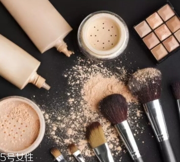 蜜粉可以用什么代替？別問我為什么不買蜜粉