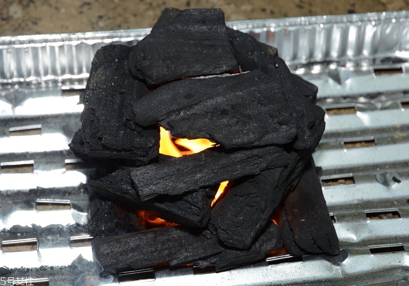怎么用木炭生火 木炭生火技巧 怎么用木炭生火 木炭生火技巧