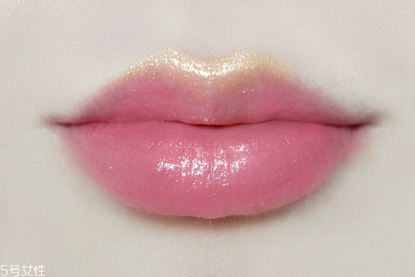 金色口紅怎么搭配好看？這樣輕松駕馭
