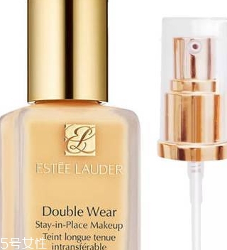 雅詩蘭黛和dior迪奧粉底液哪個好？