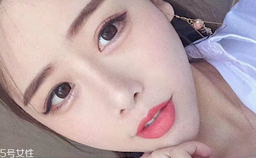 素顏適合什么顏色口紅？增添氣色又顯白