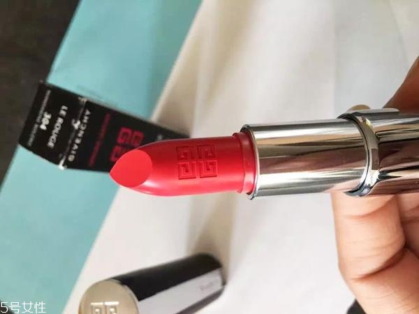 素顏適合什么顏色口紅？增添氣色又顯白