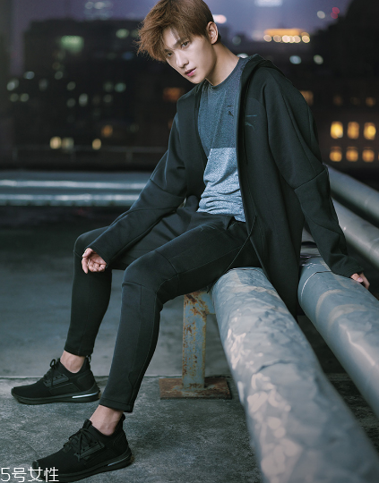 運動鞋可以用洗衣機甩干嗎？會對洗衣機造成很大損傷