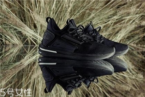 運動鞋可以用洗衣機甩干嗎？會對洗衣機造成很大損傷