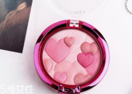 罐骨高怎么打腮紅？避開顴骨打淡色腮紅