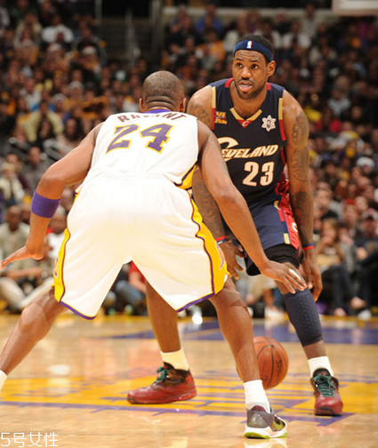 運(yùn)動鞋可以換鞋底嗎？換鞋底不太劃算