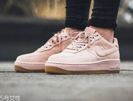 運(yùn)動(dòng)鞋會(huì)越穿越大嗎？多備幾雙輪流穿