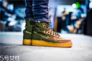 運動鞋要買大一碼嗎？根據(jù)腳型來決定