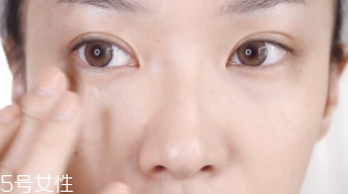 怎么遮瑕雀斑效果最好？雀斑遮瑕少不了遮瑕筆