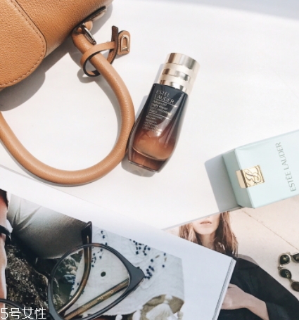 雅詩(shī)蘭黛精華液哪款好？使用區(qū)域和護(hù)膚重點(diǎn)不一樣