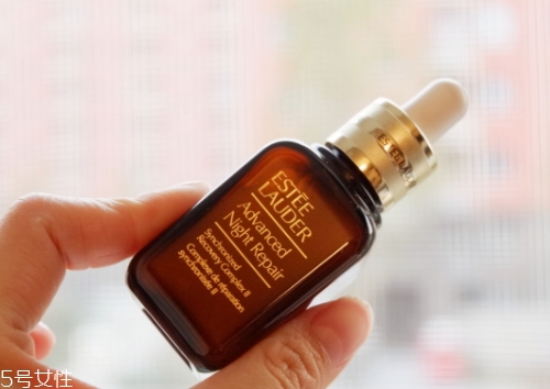 雅詩蘭黛精華和眼霜怎么用？其實是有先后順序的