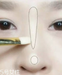 怎么把鼻梁畫(huà)高？小白都能駕馭的四步鼻梁修容法