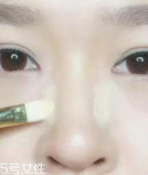 怎么把鼻梁畫(huà)高？小白都能駕馭的四步鼻梁修容法
