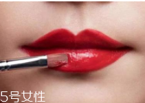 如何防止口紅沾杯？粉底能牢牢抓住口紅