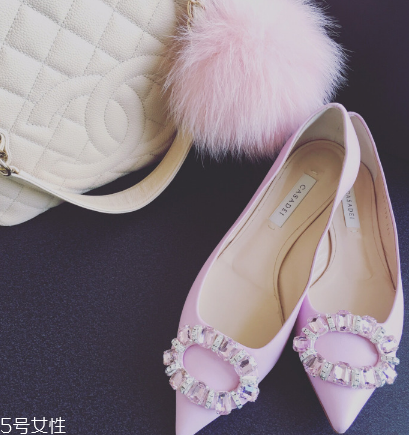 casadei是奢侈品嗎？深受貝嫂喜愛的高跟鞋