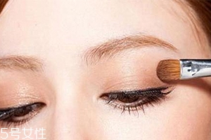 黃皮適合什么眼影？煙熏和大地色最合適