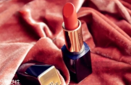 雅詩蘭黛口紅哪個色號最火？哪些最適合黃皮？