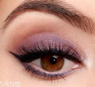 紫色眼影怎么畫好看？淡紫色超有女人味