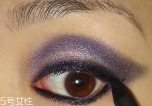 紫色眼影怎么畫好看？淡紫色超有女人味