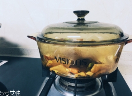 康寧鍋可以用明火嗎？居然能在燃氣灶上使用