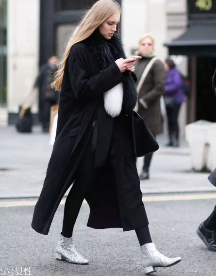 粗跟靴怎么搭配？舒適與時尚并存