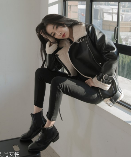 羊羔毛外套怎么搭配？這樣穿保暖又時(shí)髦