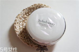 雪花秀木蓮花版氣墊好用嗎？輕薄不厚重